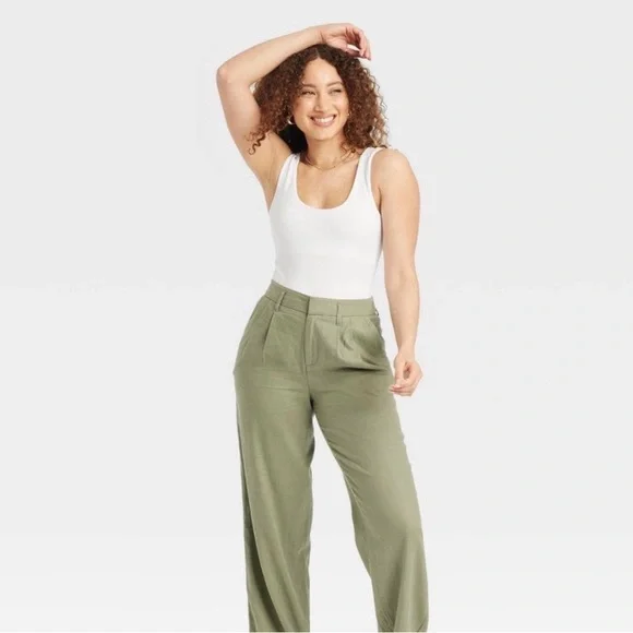 Women's Slim fit seamless White Tank Top sleeveless scoop neck size S - Picture 3 of 3